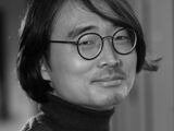 Schwarz-weißes Portraitfoto von Kyung-Ho Cha