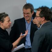 Eva Geulen, Daniel Weidner and Paul Fleming chat with each other