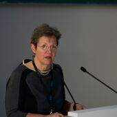 Jutta Koch-Unterseher stands at the lectern and speaks